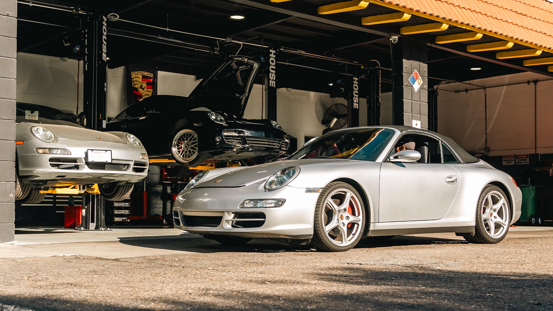 silver porsche 997.1 cabriolet 911