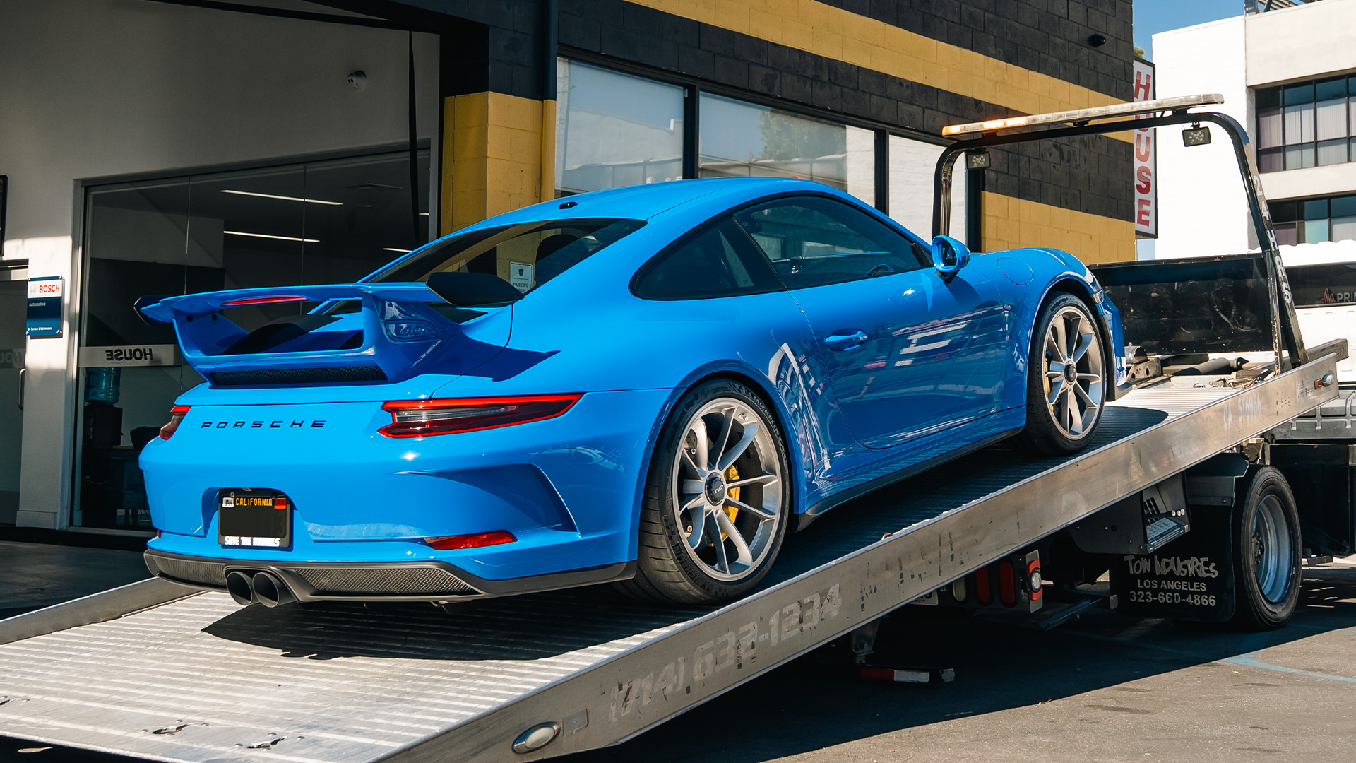 blue 911 gt3 tow service pasadena porsche