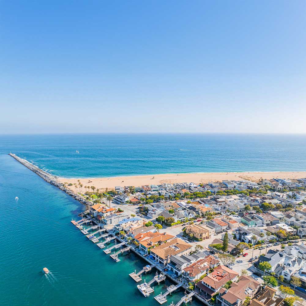 newport beach ca harbor homes skyline
