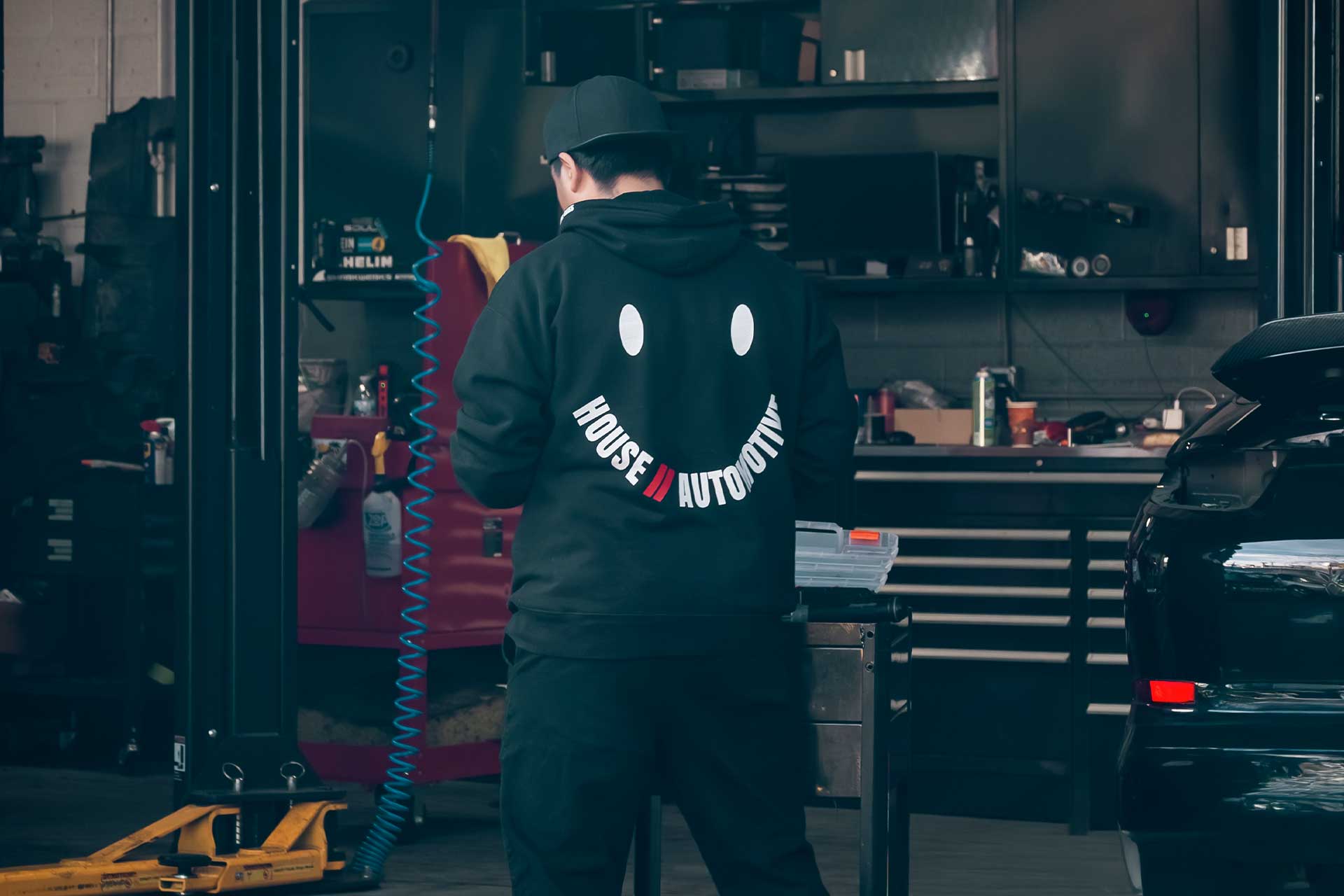 porsche shop assistant job opening