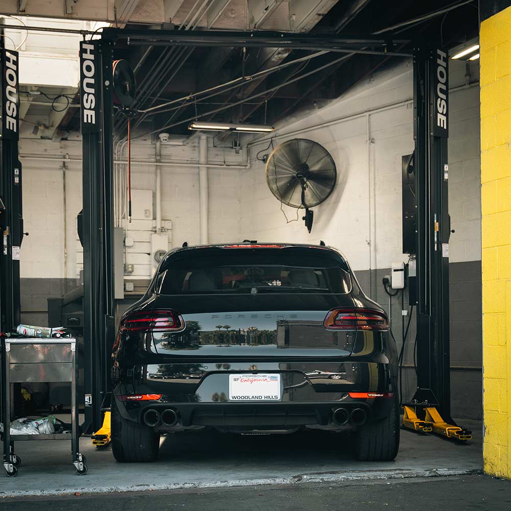 woodland hills porsche macan